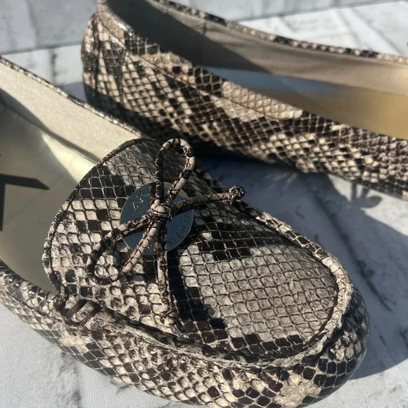 Anne Klein Sport. Snake print flats with bow accent. Size: 9M. Billy Jean style - Picture 10 of 12